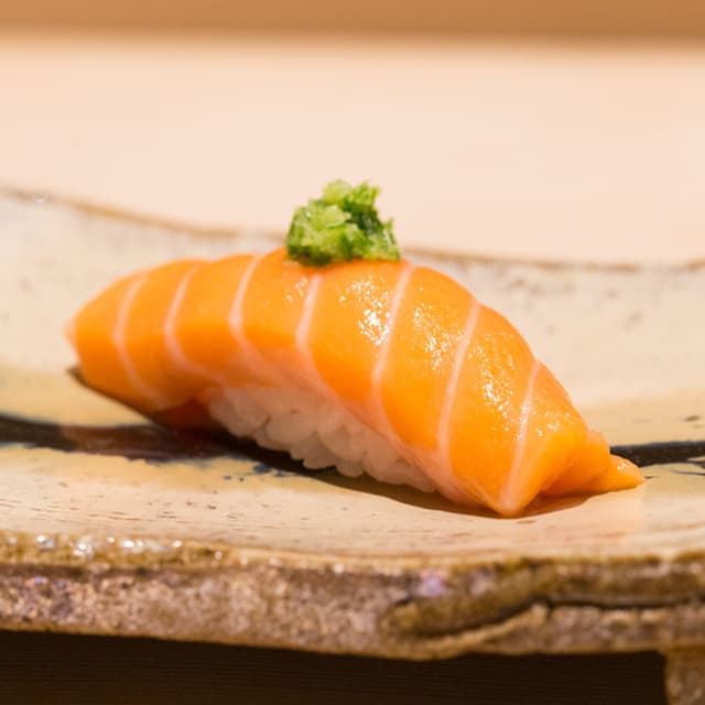 Sushi Dokoro Arima: Omakase-Sushi aus Hokkaido