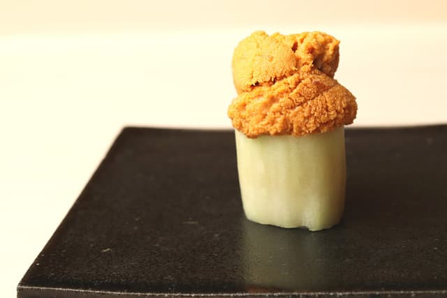 Sushi Taka: Edomae-Omakase mit Zutaten aus Nagano