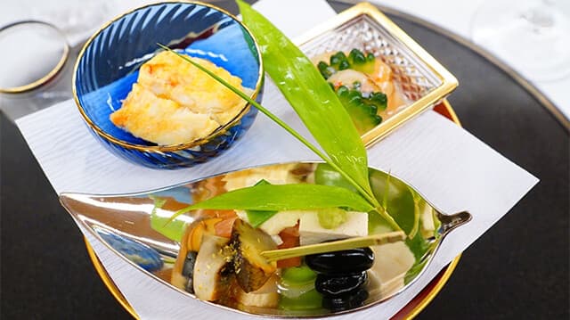 Kashiwaya Osaka Senriyama: klassisches Kaiseki in privaten Räumen
