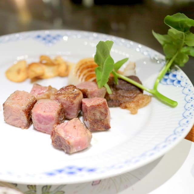 Steak Kaiseki Miyako Kasuga: Teppanyaki-Kaiseki im Separee