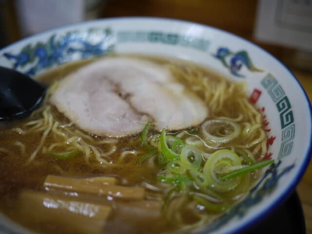 Asahikawa Ramen Aoba Honten: klassische Shoyu-Ramen