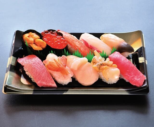 Nemuro Hanamaru JR tawaa sutera pureisu ten: Kaiten-Sushi aus Hokkaido