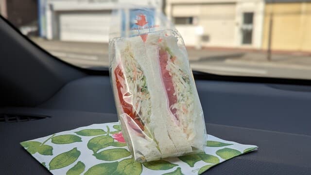sandria Honten: Sandwiches zum Mitnehmen, rund um die Uhr