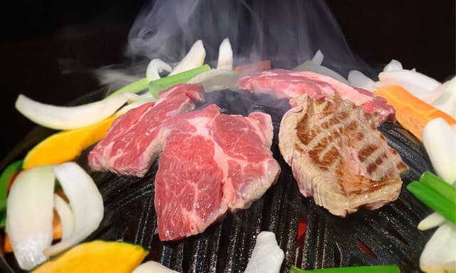 Genghis Khan Daikokuya Gochome ten: Lamm vom Holzkohlegrill