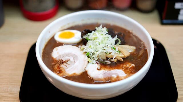 Isono Kazuo: Nachts geöffneter Sapporo Black Ramen