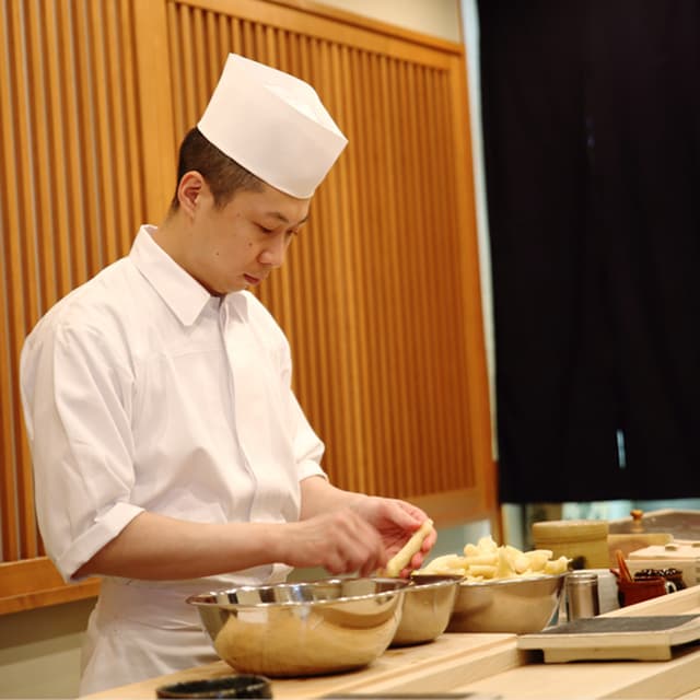 Sushi Hidetaka: Hokkaido-Meeresfrüchte im Edo-mae-Stil