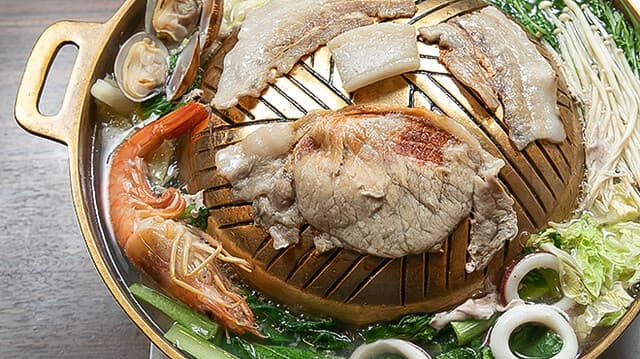Mugata Senmon Ten Sawadee: authentisches Thai-Grill-Hotpot