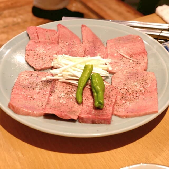 Sumiyaki Kinryusan: legendäres Holzkohle-Yakiniku