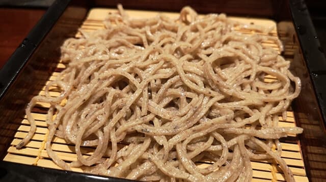Tamawarai: Hausgemachte Soba aus eigenem Anbau