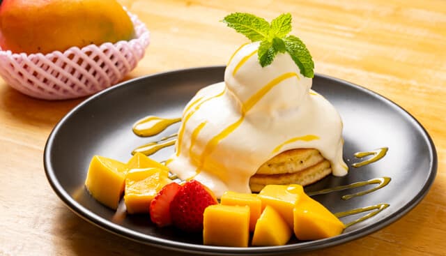 Fru-Full Akasaka ten: klassische Hotcakes und Frucht-Parfaits