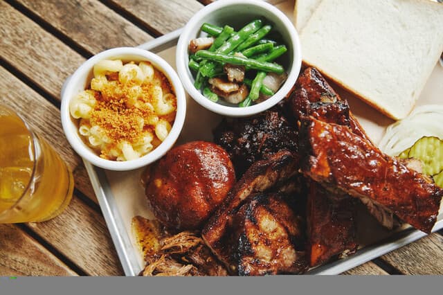 SMOKEHOUSE: Authentisches amerikanisches BBQ