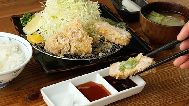 Tonkatsu Iwai: bei Niedrigtemperatur frittiertes Tonkatsu