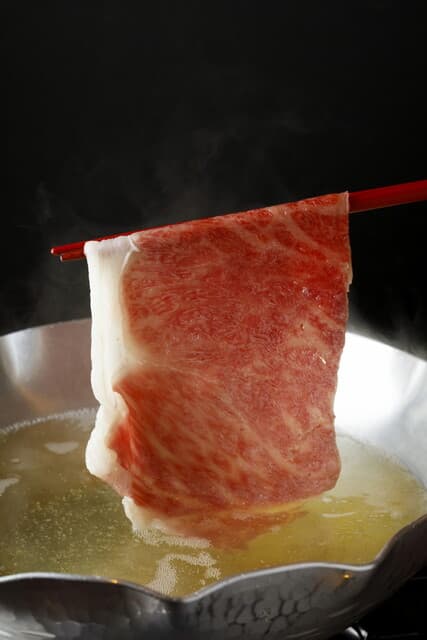 Tokyo Niku Shabuya: ein Degustationsmenü mit Tajimaguro-Rind