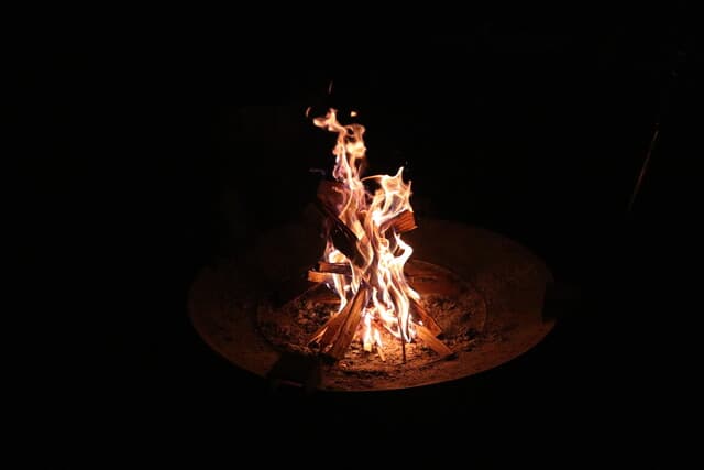 Maruta: Vom Garten auf den Tisch, über Holzfeuer gekocht