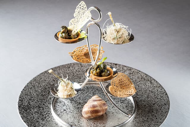 ASAHINA Gastronome: Theatralische französische Haute Cuisine