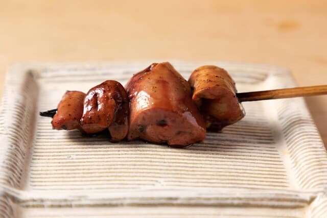 Eiki: Yakitori über intensiver Holzkohle