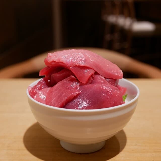 Sea Gen: Premium-Thunfisch-Donburi