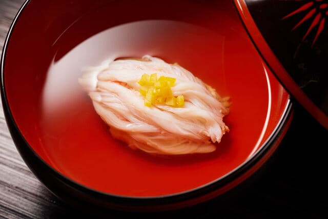 Miyasaka: Kaiseki im Stil einer Kyoto-Teezeremonie