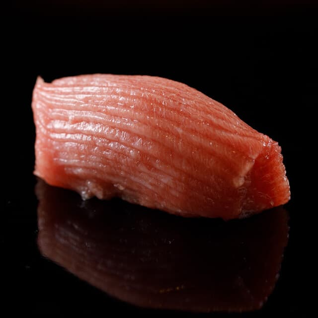 Sushi Fujinaga: Ein theatralisches Omakase-Erlebnis