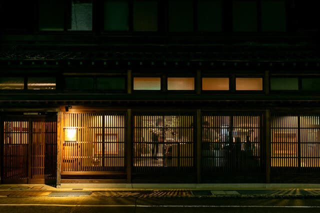 respiracion: Moderne spanische Küche mit Kanazawa-Seele