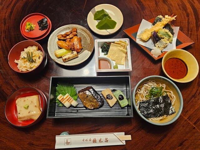 Gontaro Shijou honten: Klassische Udon und Soba in Kyoto