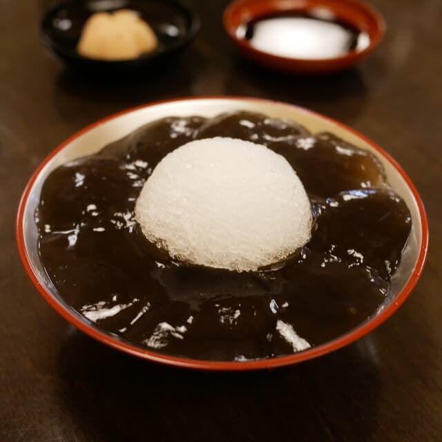 Gion Tokuya: Gefeiertes Warabimochi in Gion
