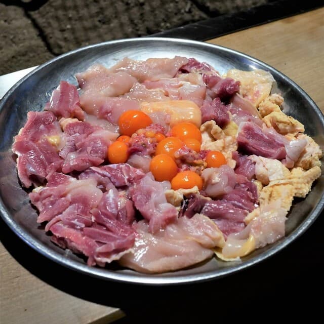 Tori Ryori Seto: Hühnchen-Menü vom Holzkohlegrill