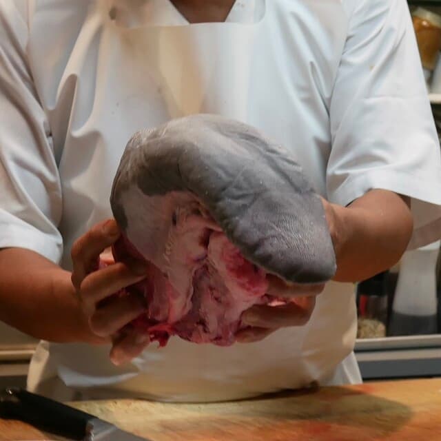 Niku Ryori Arakawa: Omakase-Yakiniku am Tresen