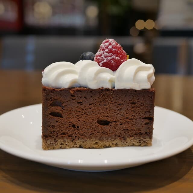 PATISSERIE.S: präzise Mousse-Torten und Gebäck