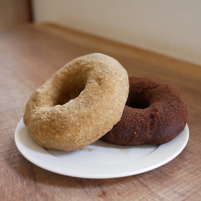 Hitsuji: Donuts aus Naturhefe und gekeimtem Reis