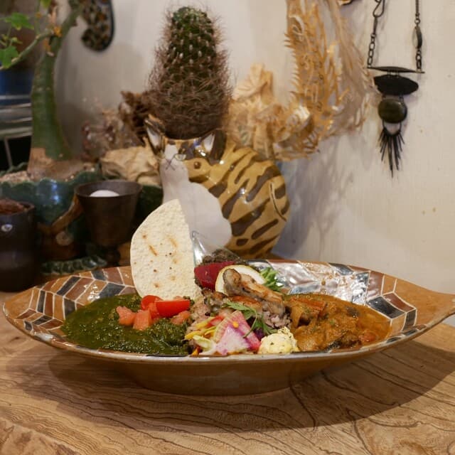 Shinrin Shokudo: Kunstvolle Curry-Teller
