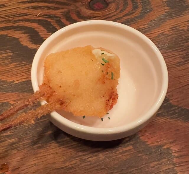 Kushiage Senmon Ten Kotetsu: Kreative Kushikatsu nach Kyoto-Art