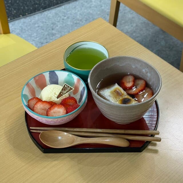 Fruit Parlour Yaoiso: klassische Fruchtsandwiches in Kyoto