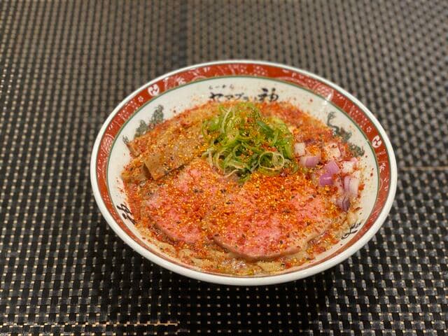 Seabura no Kami Mibu honten: kräftiger Ramen mit Niboshi und Rückenfett