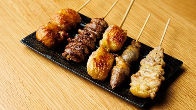 Hiiragi Tei: High-End-Yakitori-Werkstatt