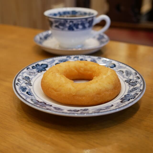 Hiraoka Coffee Ten: ein Jahrhundert Kaffee und Donuts