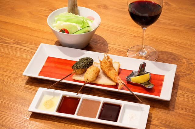 Rokukaku tei: Kushikatsu-Omakase der Spitzenklasse