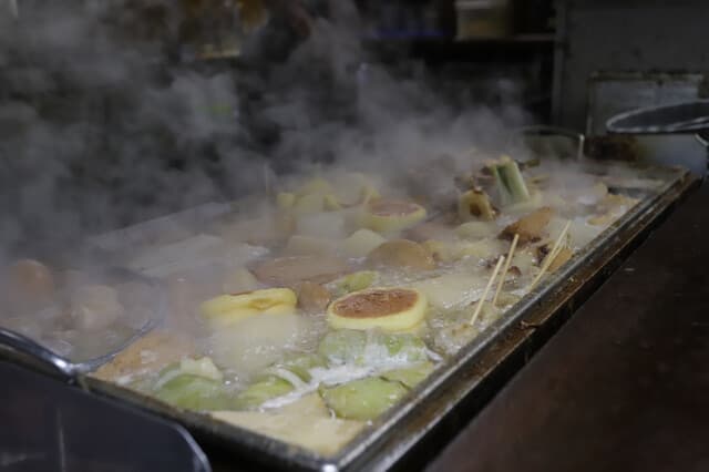 Kantodaki Kikuya: klassische Oden-Theke in Osaka