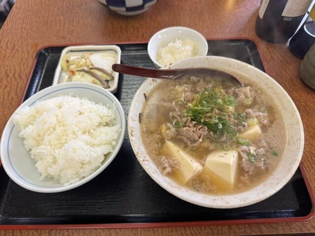 Ichifuji Shokudo: klassische Dashi-Brühe & Udon aus Osaka