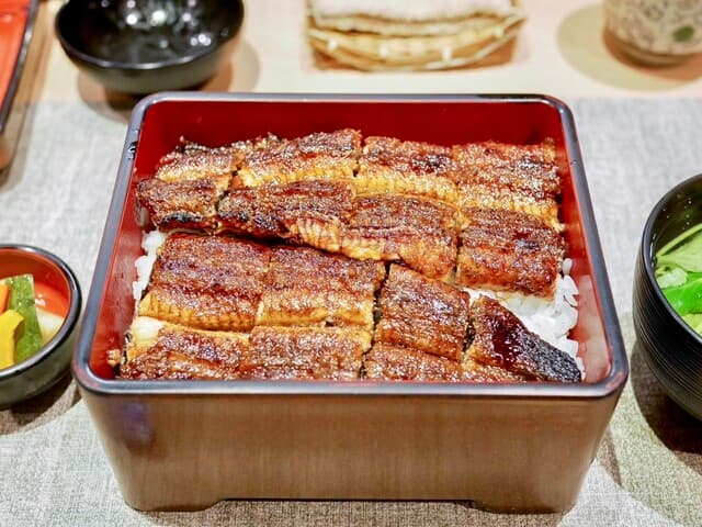 Unagiya Unagi: lebend gegrillter Aal nach Kansai-Art