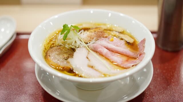 Mugi to Mensuke: Raffinierter Hühner- und Sardinen-Ramen