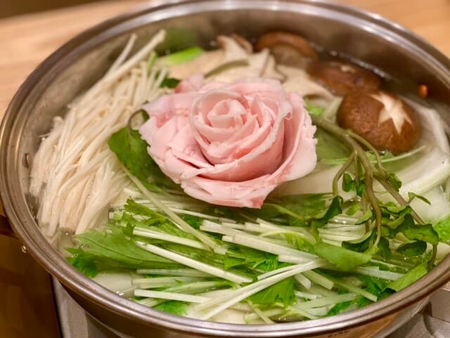 Agu Buta Shabushabu Senmon Ten Toriou Bettei: Shabu-Shabu nach Okinawa-Art