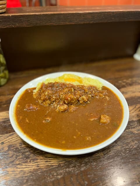 SAVOY: Ein einzigartiges Rindfleisch-Curry