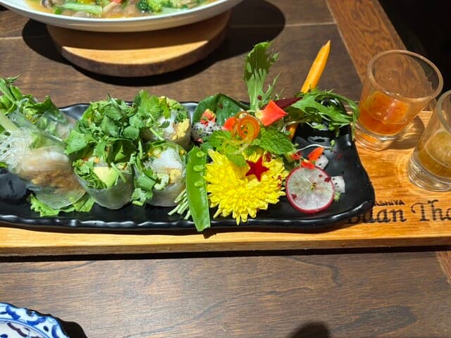 Baan thai ASHIYA: authentische Thai-Küche mit kunstvollem Anrichten