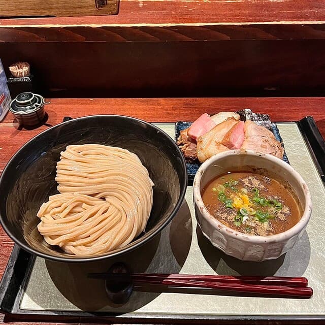 Tsukemen Shigeta: erstklassige Tsukemen-Nudeln