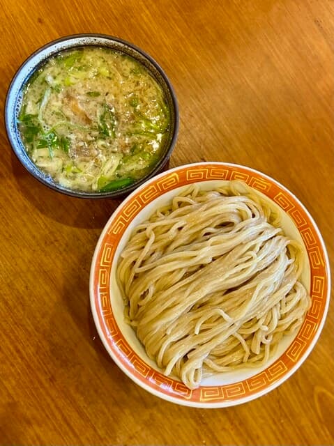 Clutch Hitter: Einzigartiges Öl-Kasu Tsukemen