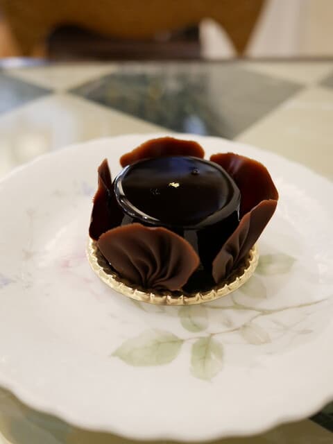 Gateau des Bois A Ra Maison: französische Patisserie von Weltmeister-Niveau