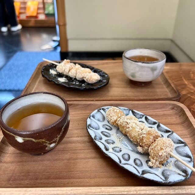 Dango Sho Honten: Klassische Kinako Dango in Nara