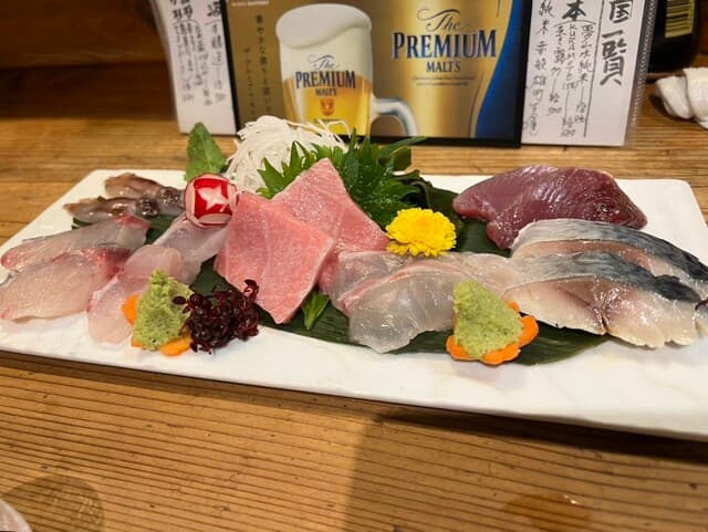 Bishoku Shubou Nyoi: Izakaya für exzellente Meeresfrüchte und Sake