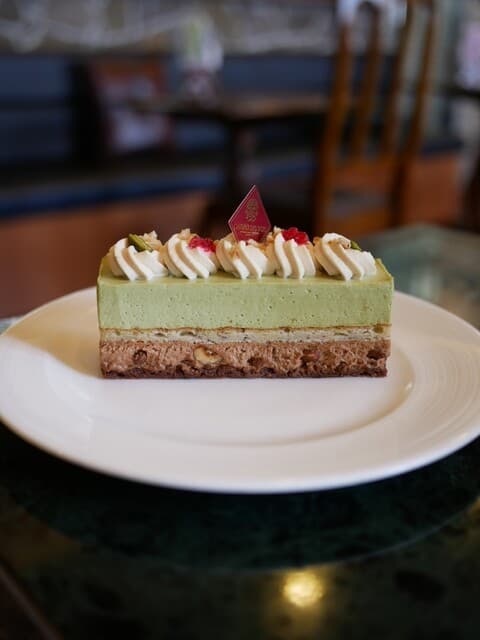 GATEAU DES BOIS LABORATOIRE Raboratowāru: Klassische französische Pâtisserie